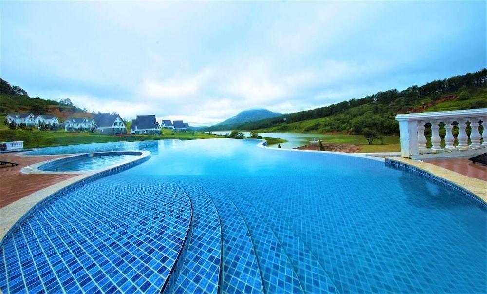 Dalat Wonder Resort - Outdoor Pool