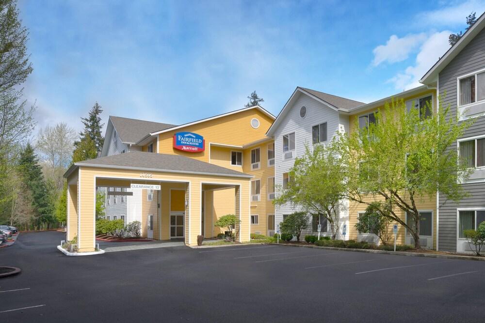 Fairfield Inn & Suites by Marriott Seattle Bellevue/Redmond - Featured Image