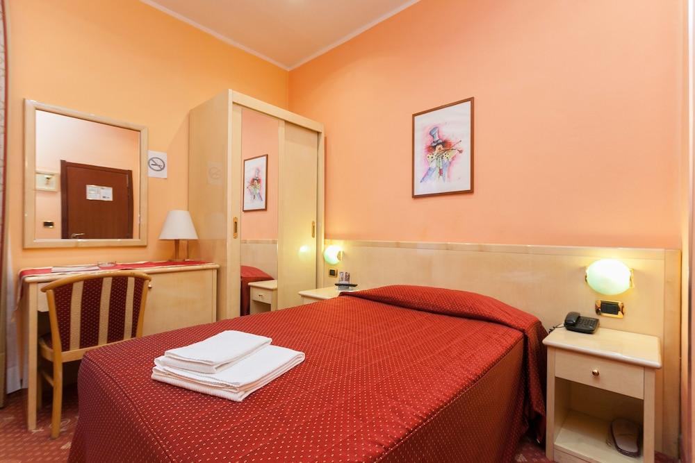 Hotel Fiorella Milano - Room