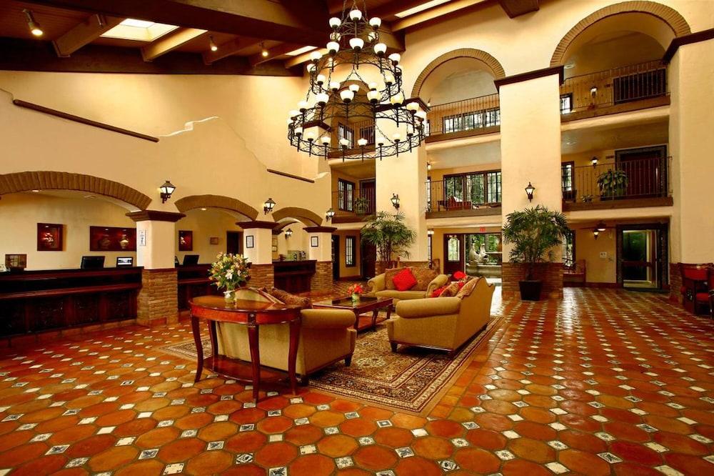 Buena Park Grand Hotel & Suites - Lobby