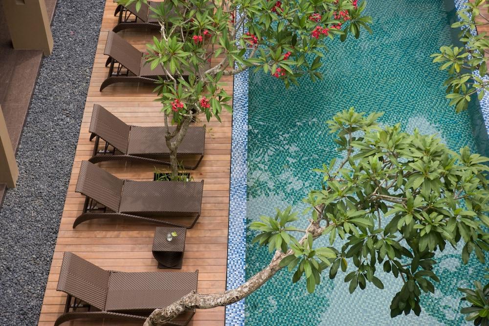Hotel Santika Kuta Bali - Outdoor Pool