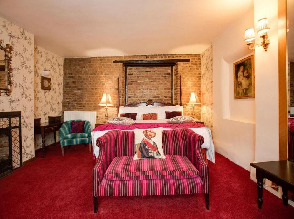 The Rose and Crown Hotel - Room