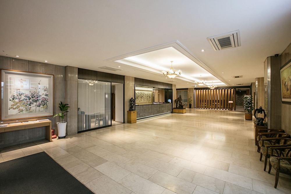 Busan Tourist Hotel - Lobby