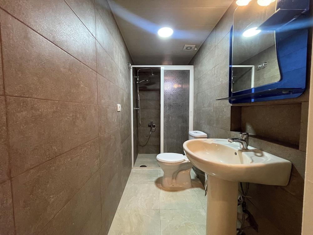 Apartment in Jdeideh Beirut - Bathroom