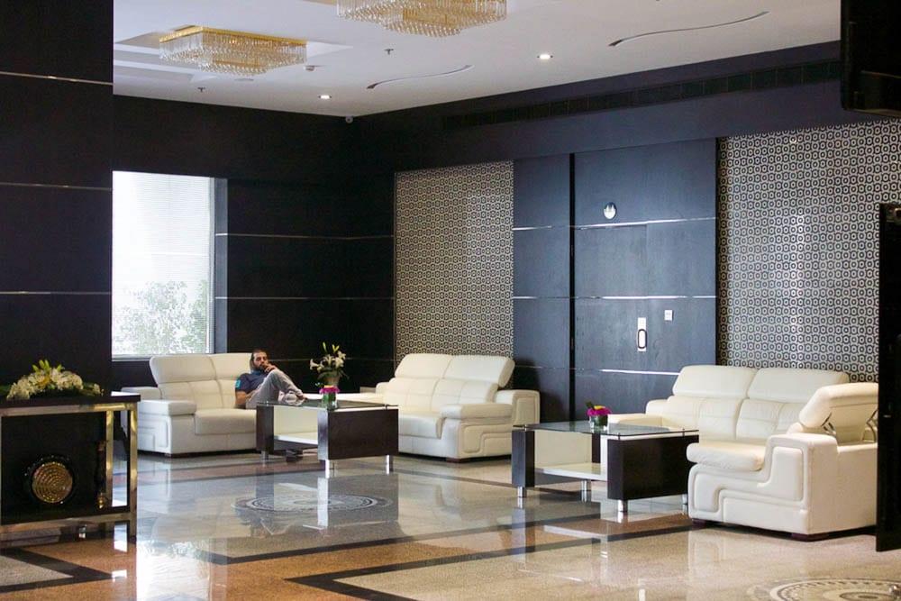 Royal Phoenicia Hotel - Lobby Sitting Area