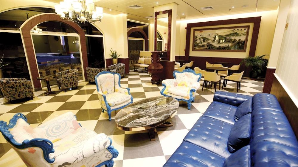 Great Wall Hotel - Lobby Sitting Area