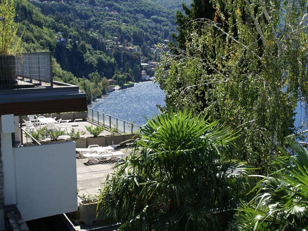 Apartment in Residence With Terrace and Beautiful View of the Lake - Featured Image