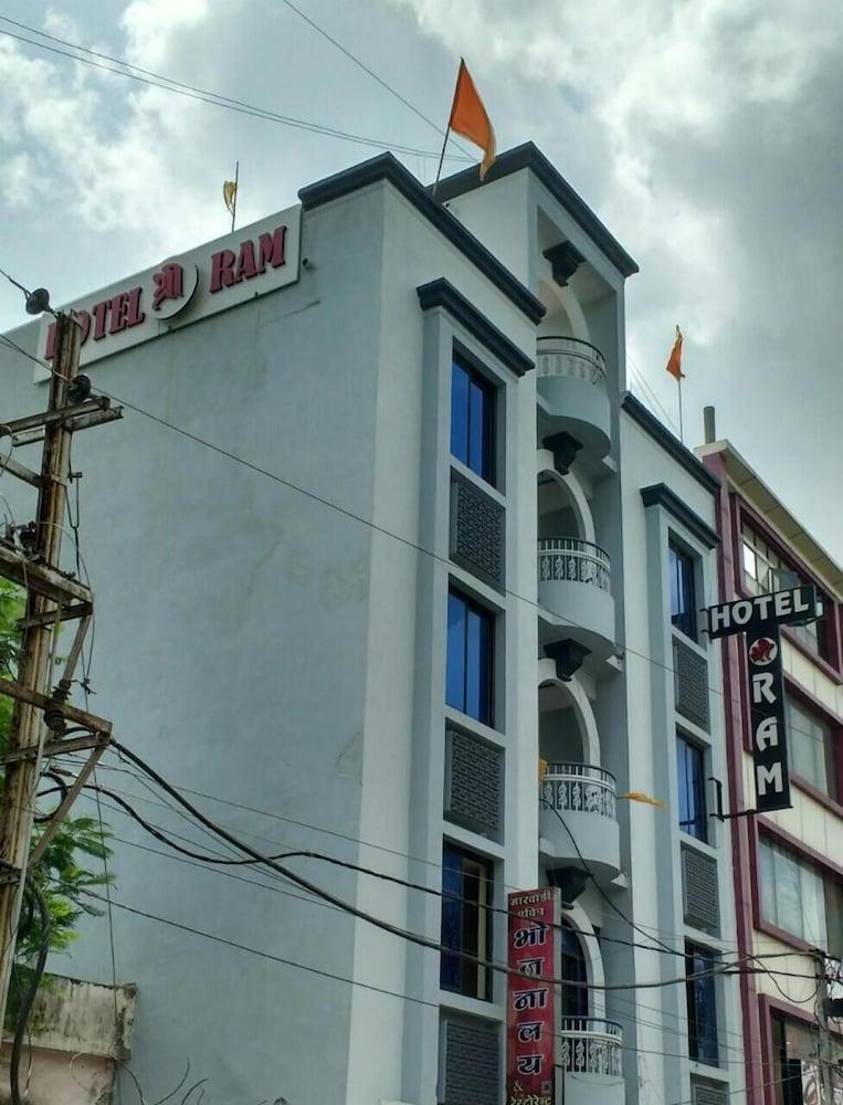 Hotel Shreeram - Exterior
