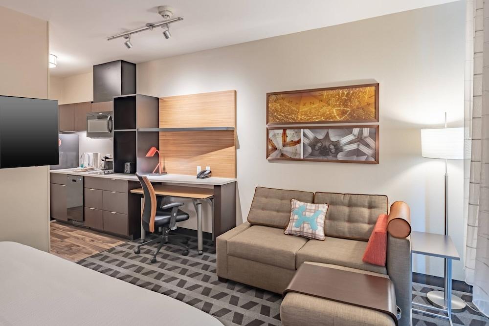 TownePlace Suites by Marriott Austin South - Featured Image