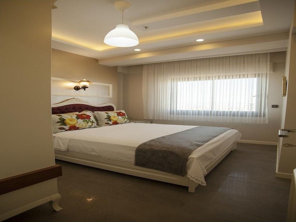 Lion Park Suites & Residence Hotel - Room