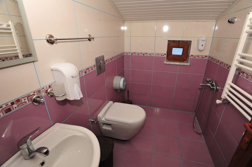 Cam Motel - Bathroom