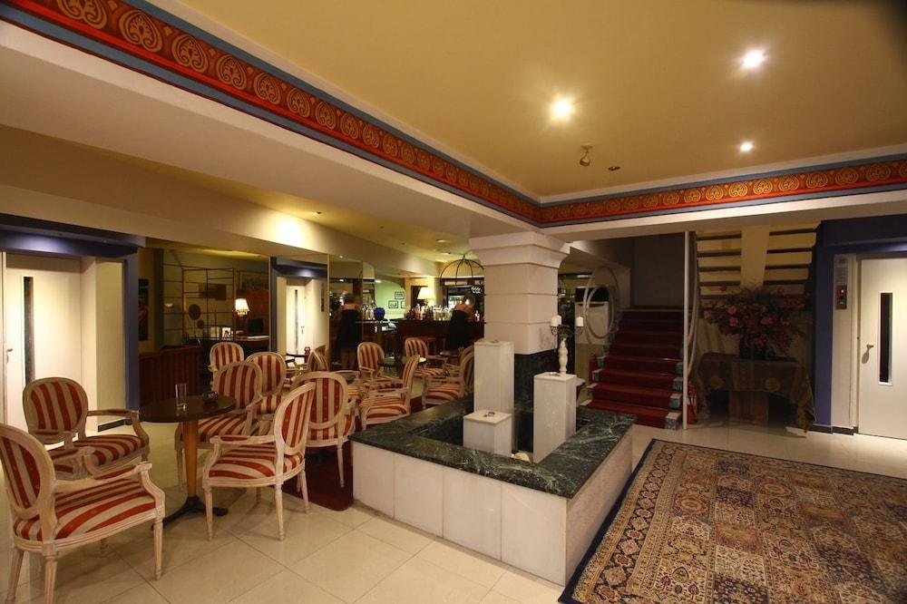 Mantas Hotel - Lobby Lounge