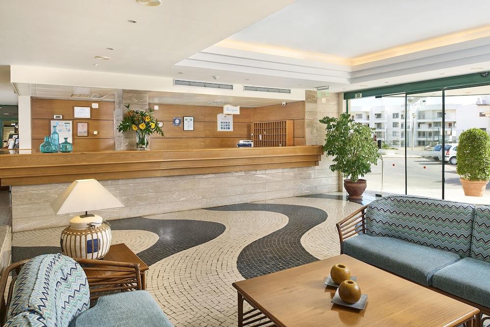 Oceanus Aparthotel - Lobby Sitting Area