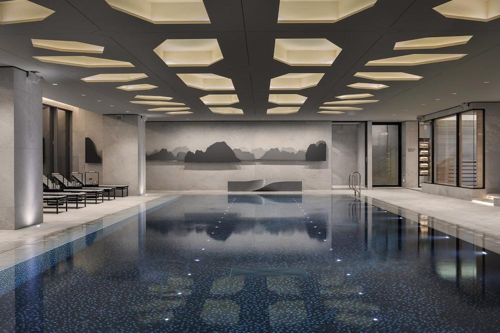 Four Seasons Hotel Seoul - Indoor Pool
