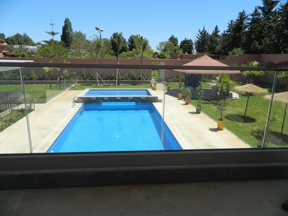 Villa Rabat Pool And Tennis - Outdoor Pool