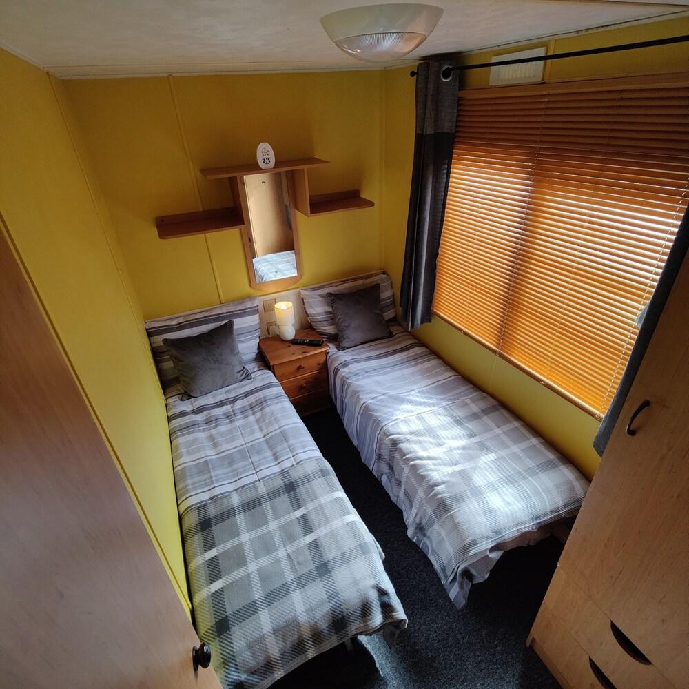 2-bed Caravan at Billing Aquadrome Northampton - Room