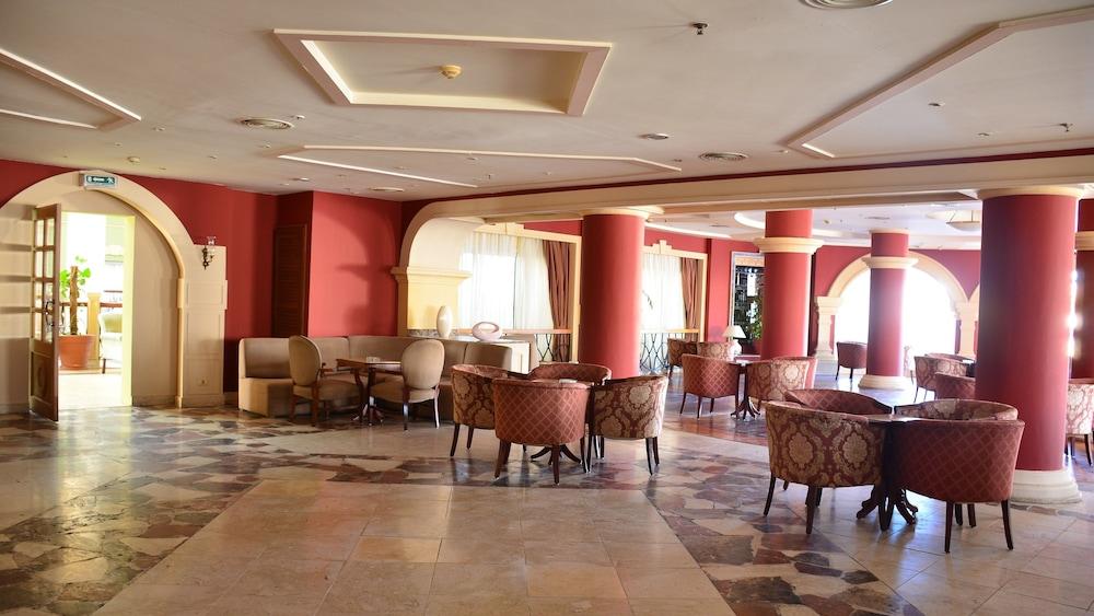 Cyrene Island Hotel - Lobby Lounge