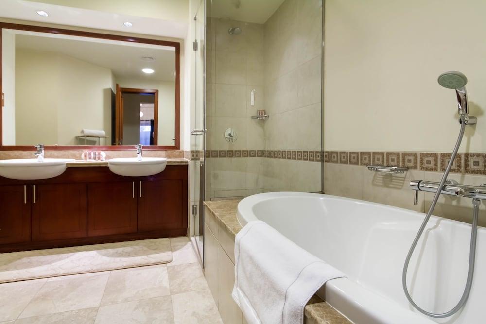Bespoke Residences - North Residence - Bathroom