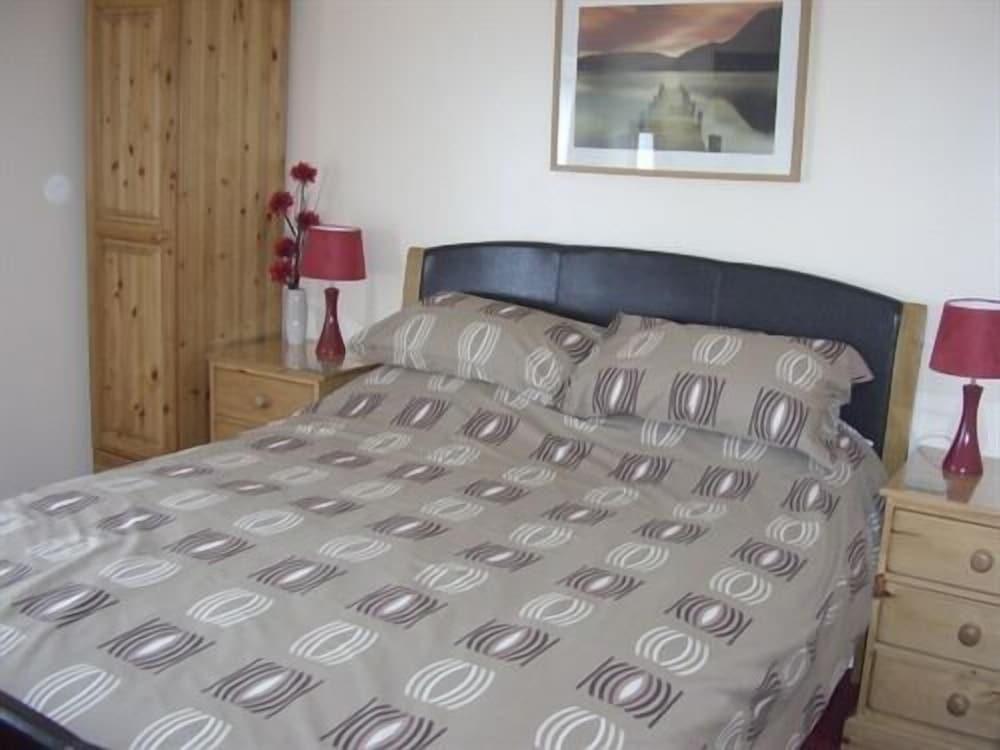 The Meltham Guest House - Room