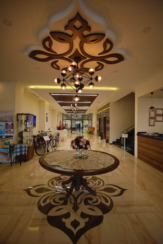Karpalas City Hotel & Spa - Lobby Lounge