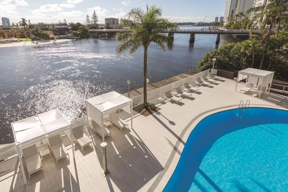 Vibe Hotel Gold Coast - Pool