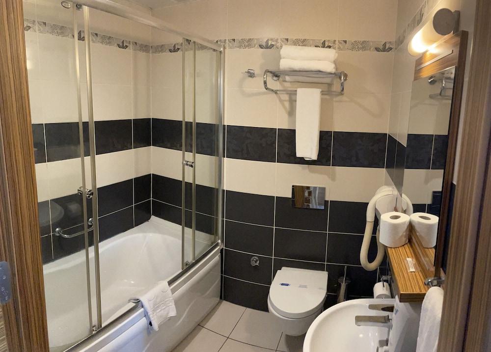 Hotel Almina Park - Bathroom