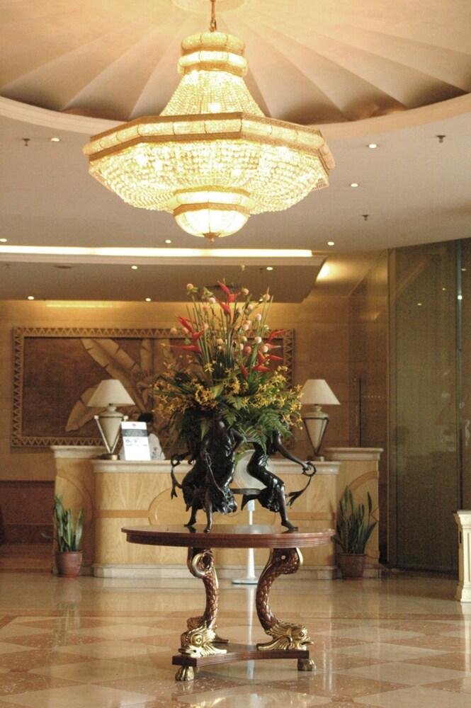 Berjaya Waterfront Hotel - Reception