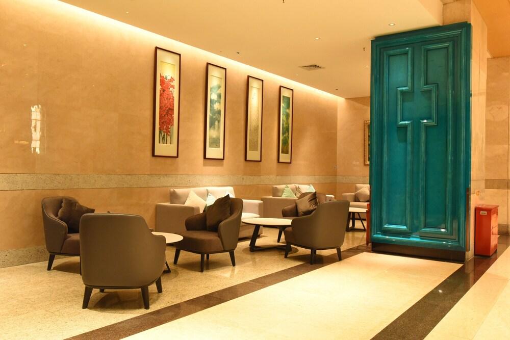 Asia International Hotel Guangzhou - Lobby Sitting Area