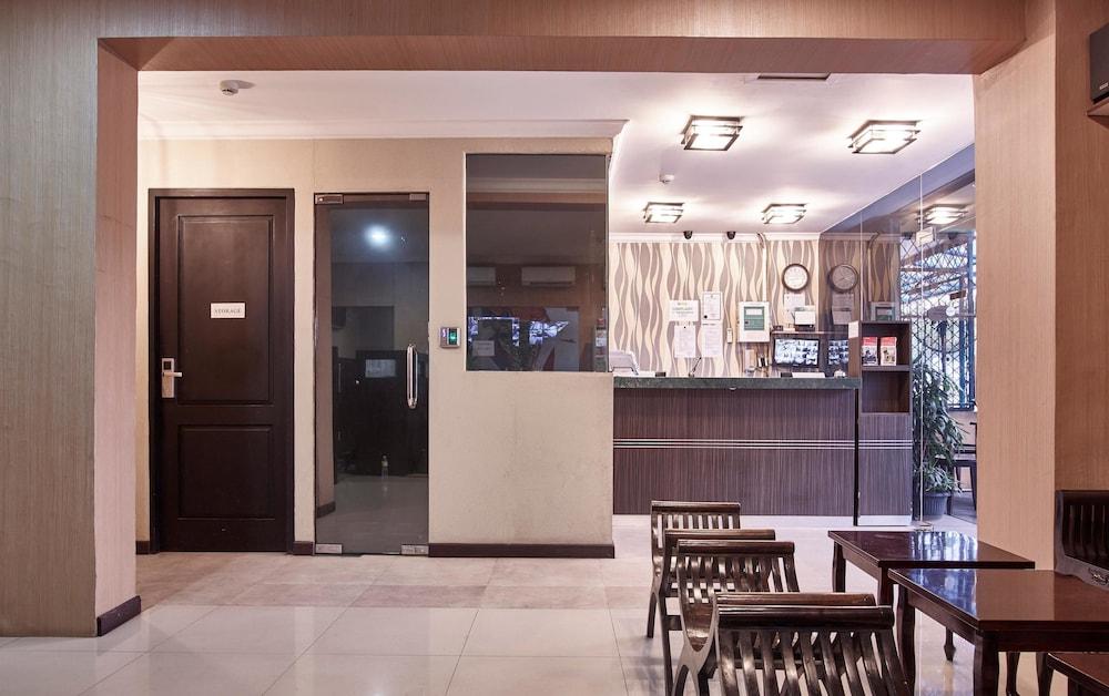 Twins Hotel Manggadua - Featured Image