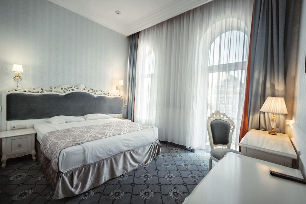 Royal Grand Hotel - Room