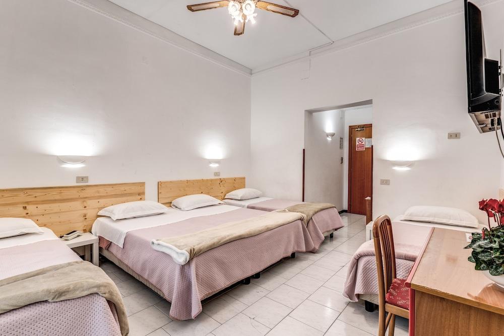 Hotel Altavilla 9 - Room