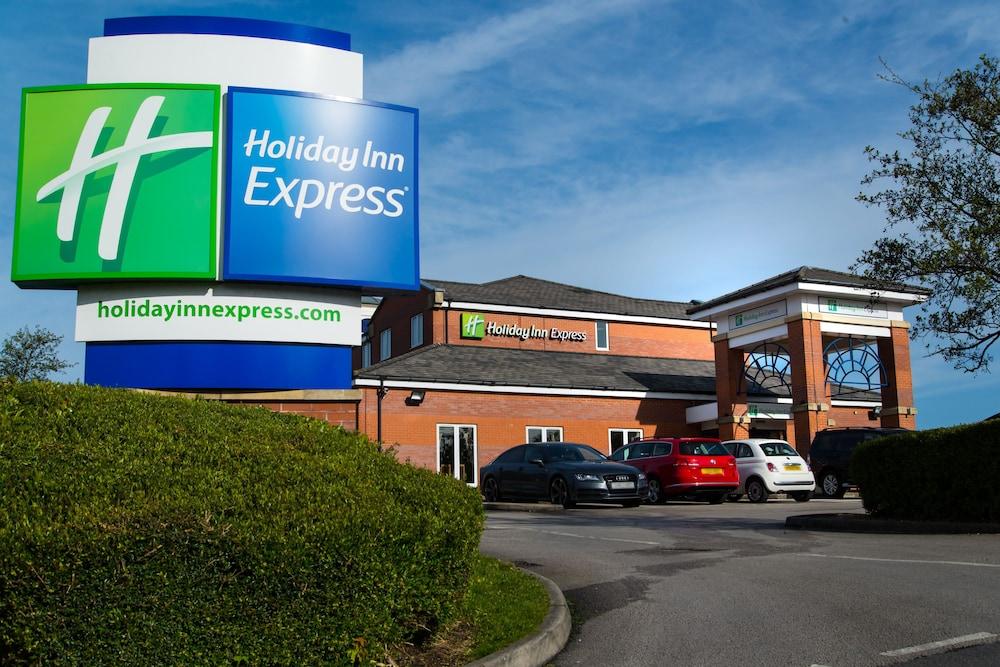 Holiday Inn Express Manchester East, an IHG Hotel - Featured Image