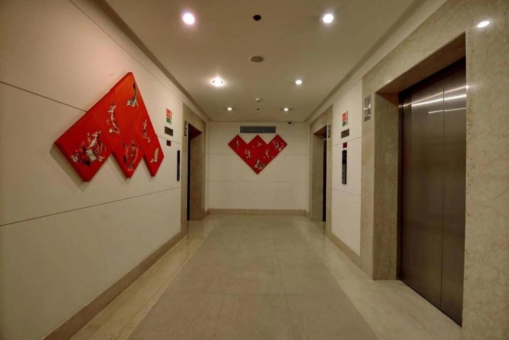 Red Fox Hotel, Delhi Airport - Interior