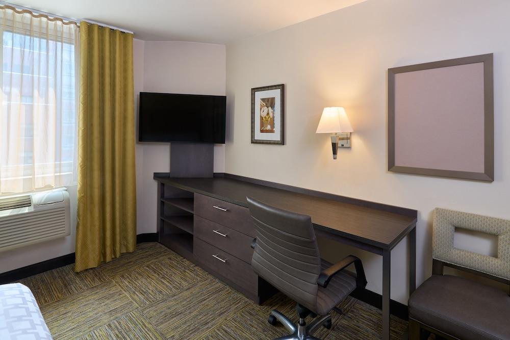Candlewood Suites New York City-Times Square, an IHG Hotel - Room