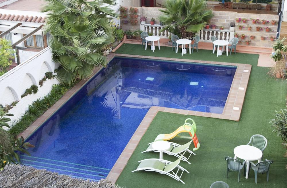 Apartaments Atzavara - Outdoor Pool