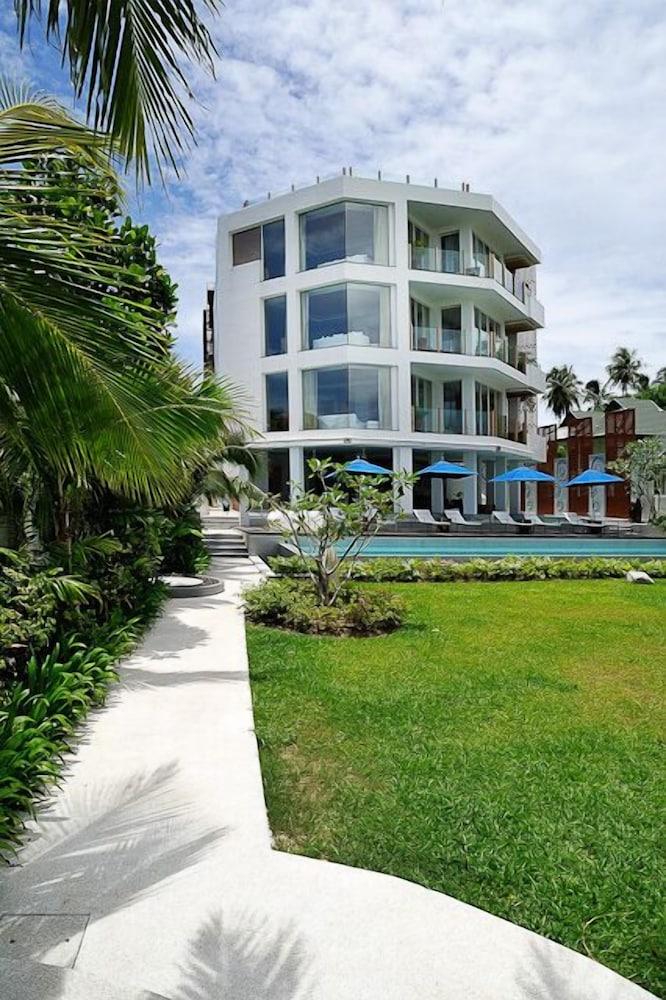 Beachfront Phuket - Property Grounds