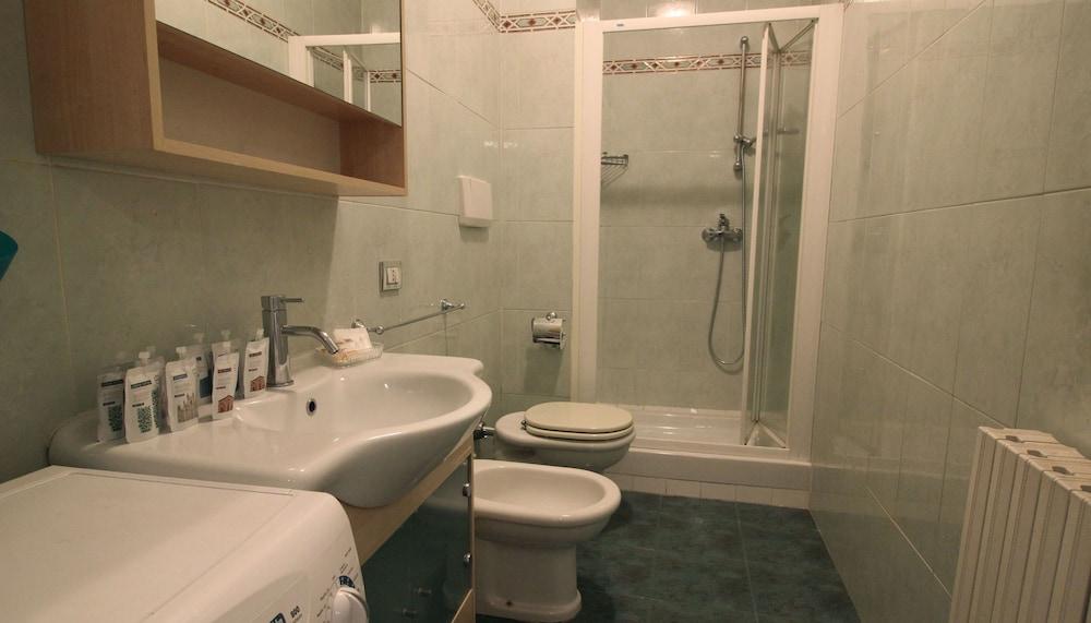 إيتاليان واي - فيتوريا كولونا - Bathroom