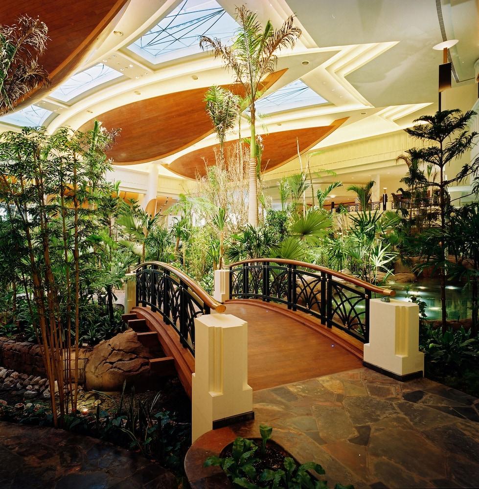 Grand Hyatt Dubai - Lobby Lounge