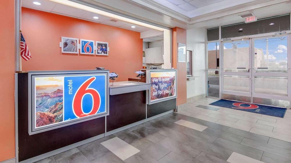 Motel 6 Roswell, NM - Reception
