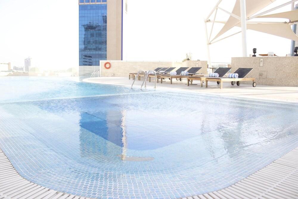 Ramee Grand Hotel & Spa - Pool