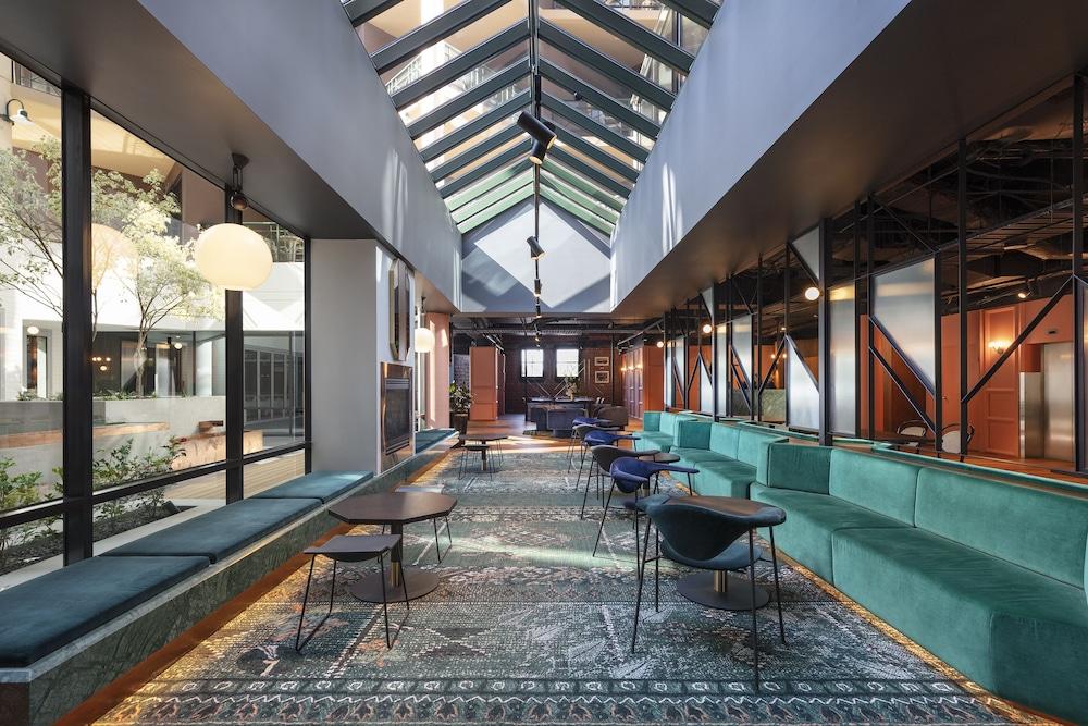 Amora Hotel Riverwalk Melbourne - Featured Image