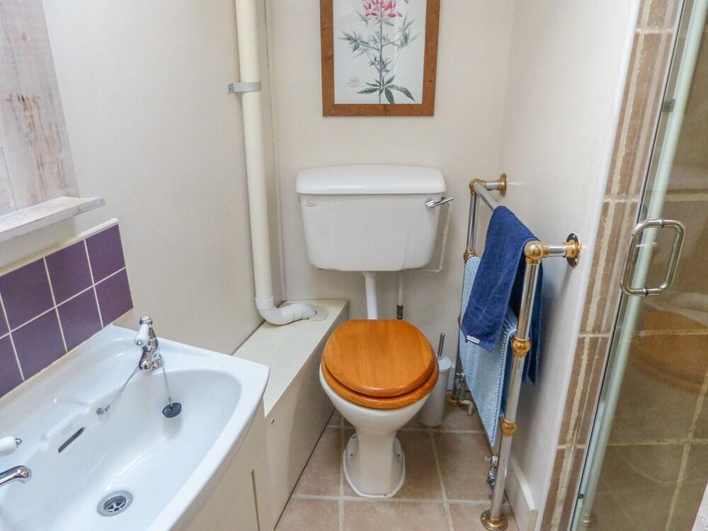 ذا أولد ستيبل - Bathroom