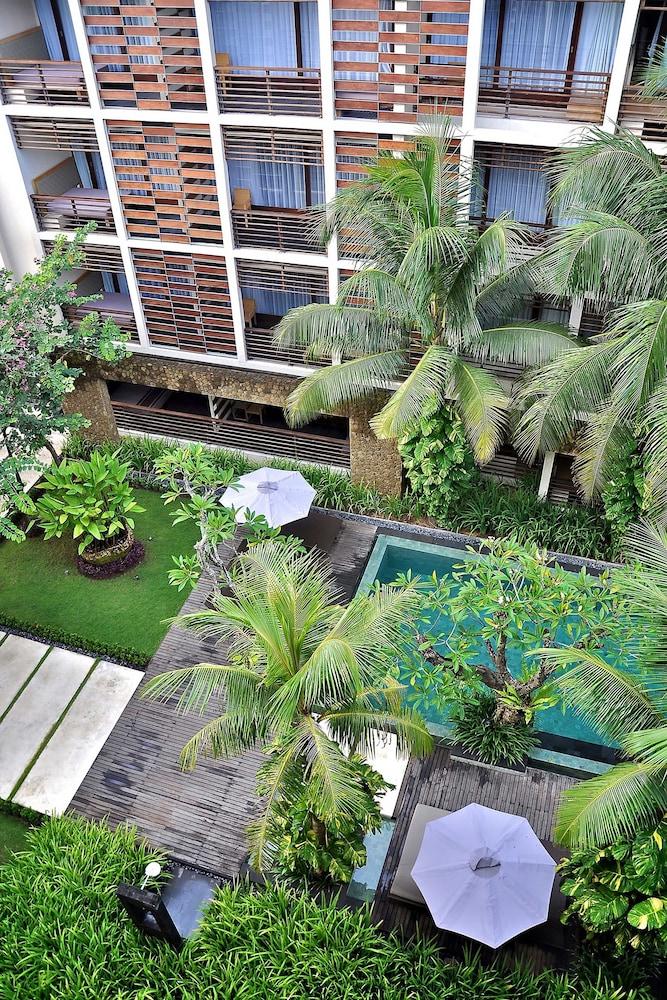 THE HAVEN Bali Seminyak - Outdoor Pool