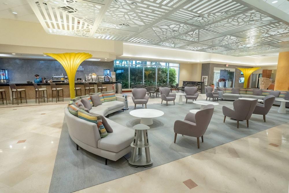 Courtyard by Marriott Isla Verde Beach Resort - Lobby Lounge