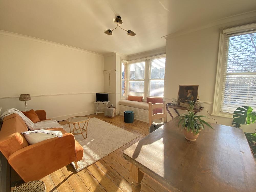 Stylish Apt London Excel Olympic Close to Station - Featured Image