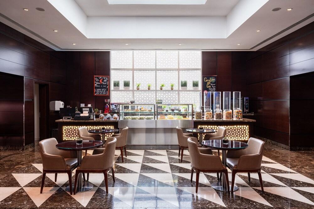 Four Points by Sheraton Sharjah - Lobby