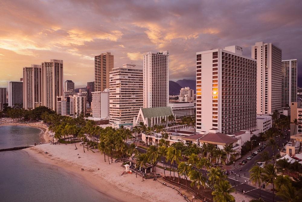 Waikiki Beach Marriott Resort & Spa - Exterior