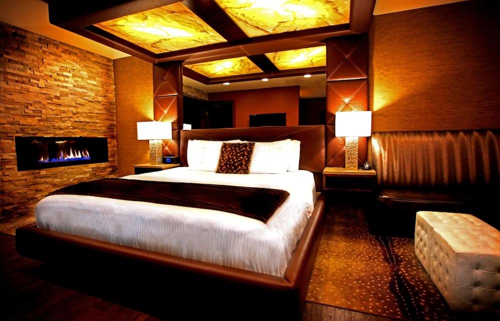 The Champagne Lodge & Luxury Suites - Room