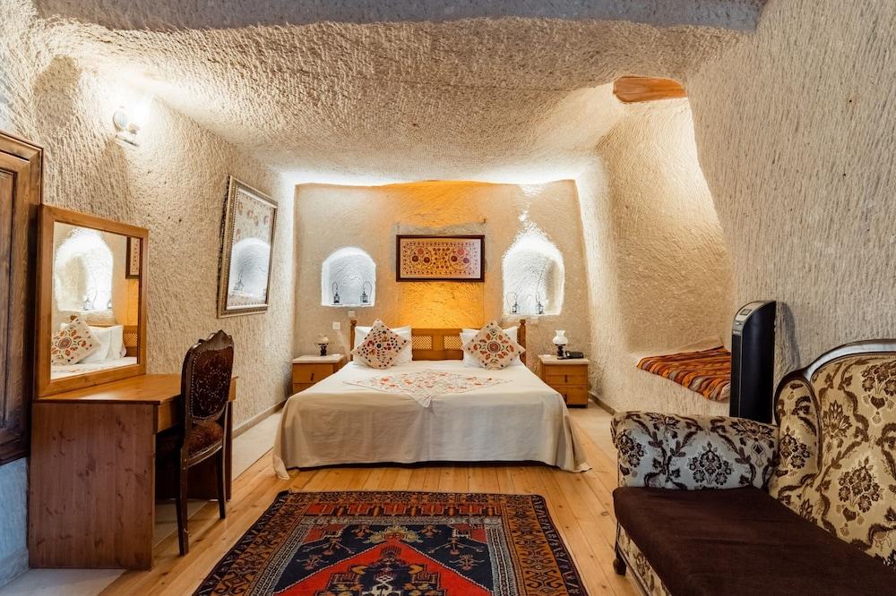 Amber Cave Suites - Room
