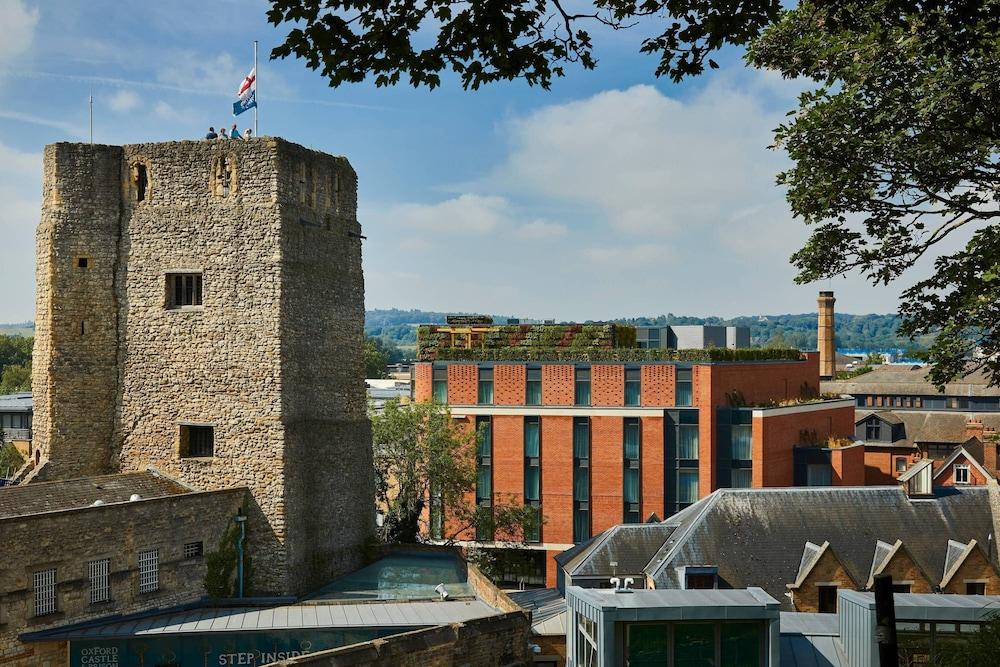 Courtyard by Marriott Oxford City Centre - Featured Image